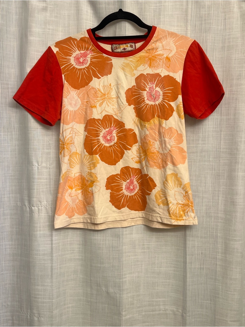 SUCH a cute warm-toned, Hawaiian print, y2k, full-length tee!